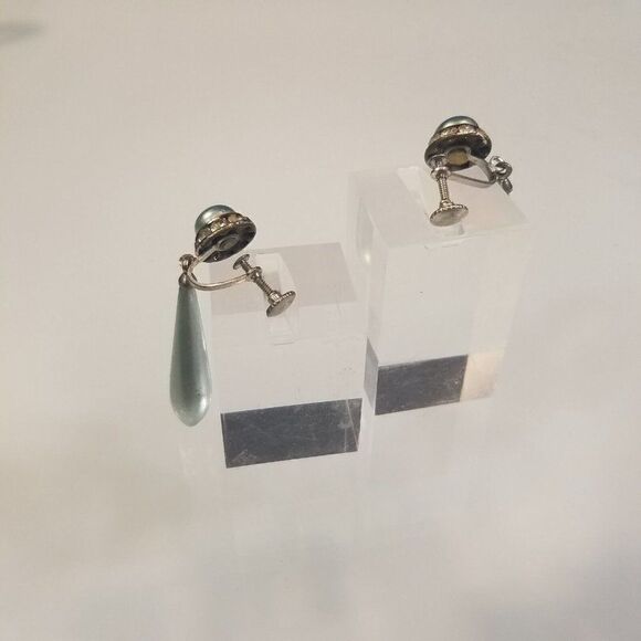 Vintage Tear Drop Icy Blue Screw Back Earrings As Is - Picture 3 of 7